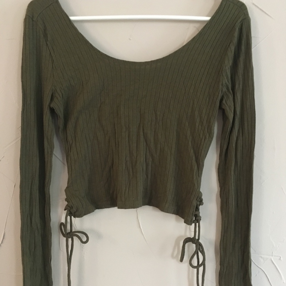🌿Cute Dark Green Long Sleeve Crop Top🌿